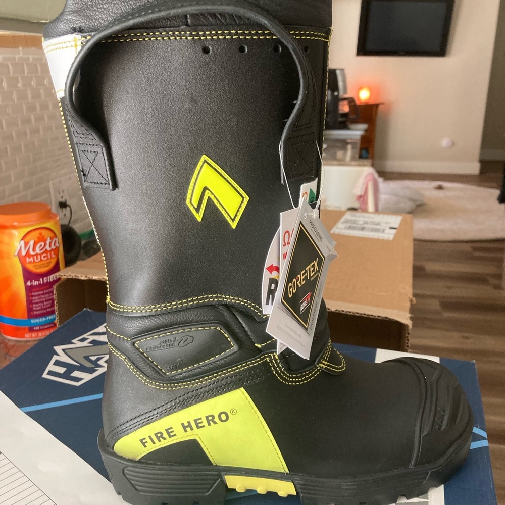 6 mens . Medium fire structure boots